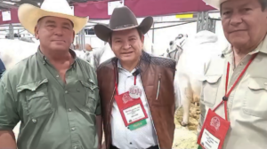 El Gobernador Huacho Díaz invita a todos los ganaderos a visitar la Feria Yucatán Xmatkuil, desde la Feria Ganadera más grande el mundo en Houston.