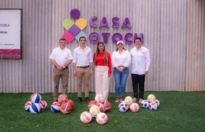 Rommel Pacheco motiva a niñas, niños y adolescentes de Casa Otoch